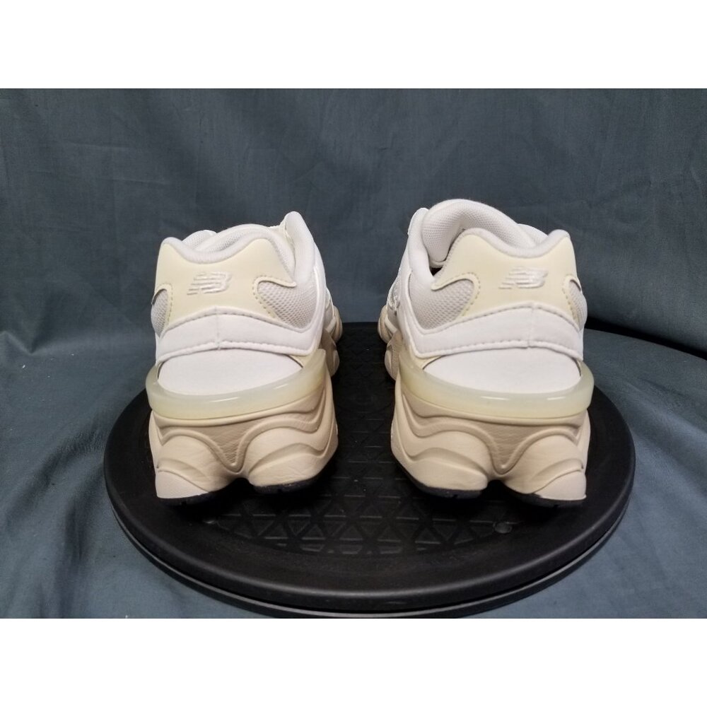 New Balance Kids 9060 Sneakers GC9060EK Linen Size 5 NEW NO BOX! - Picture 7 of 11